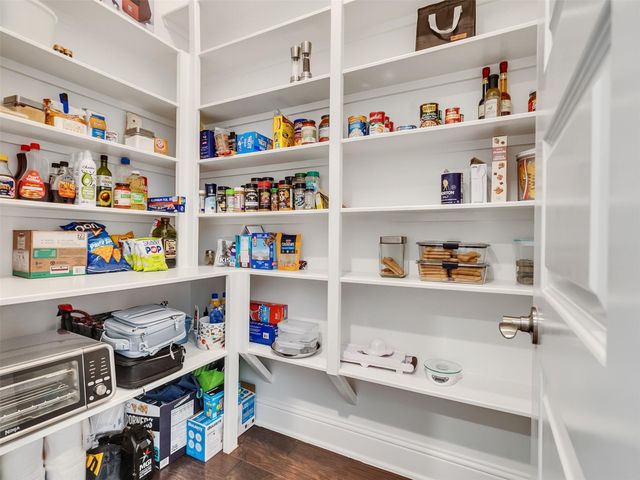 114 N Braided Branch Drive, Tomball, TX 77375