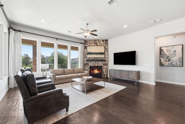 114 N Braided Branch Drive, Tomball, TX 77375