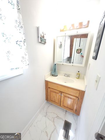 2420 38th Boulevard, Valley, AL 36854