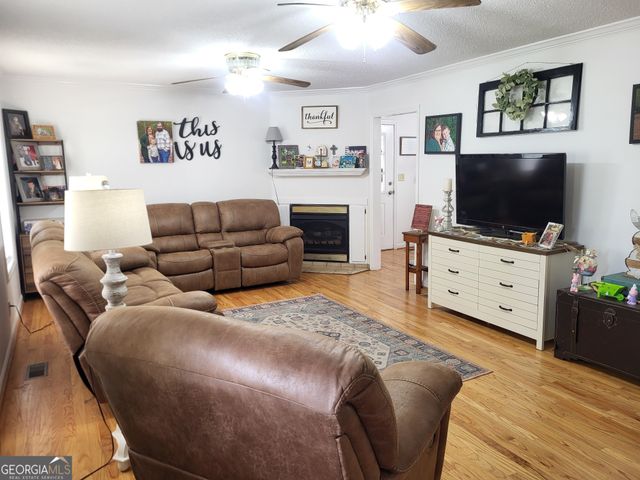 2420 38th Boulevard, Valley, AL 36854