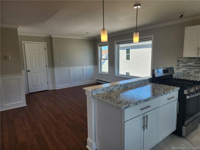 120 Downing Street 3, New Haven, CT 06513