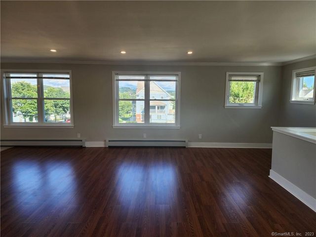 120 Downing Street 3, New Haven, CT 06513