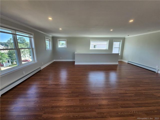 120 Downing Street 3, New Haven, CT 06513