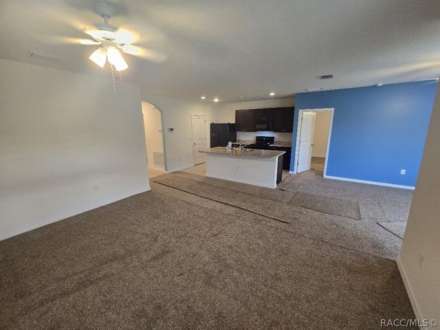 559 W Runyon Loop, Beverly Hills, FL 34465