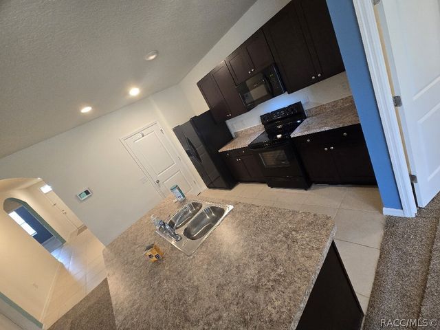 559 W Runyon Loop, Beverly Hills, FL 34465