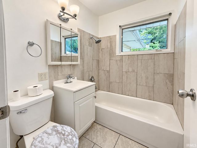 2726 Parnell Avenue, Fort Wayne, IN 46805