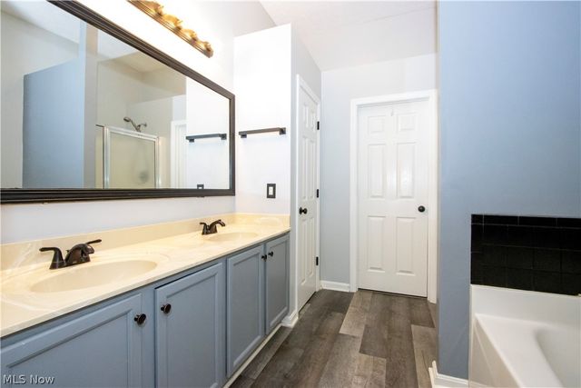 5514 Hideaway Drive, Medina, OH 44256
