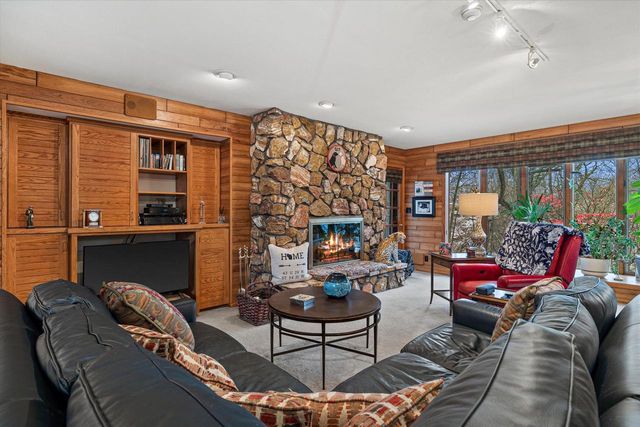 301 W Ravine Baye ROAD, Bayside, WI 53217