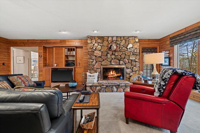 301 W Ravine Baye ROAD, Bayside, WI 53217