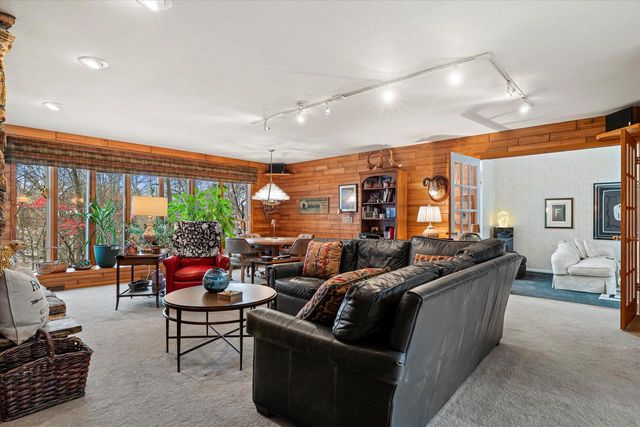 301 W Ravine Baye ROAD, Bayside, WI 53217