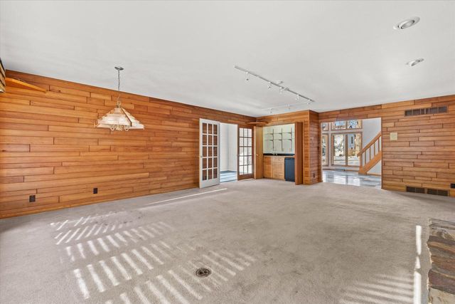 301 W Ravine Baye ROAD, Bayside, WI 53217