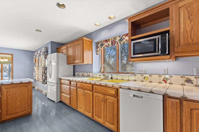 301 W Ravine Baye ROAD, Bayside, WI 53217