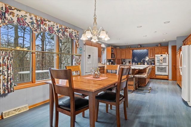 301 W Ravine Baye ROAD, Bayside, WI 53217