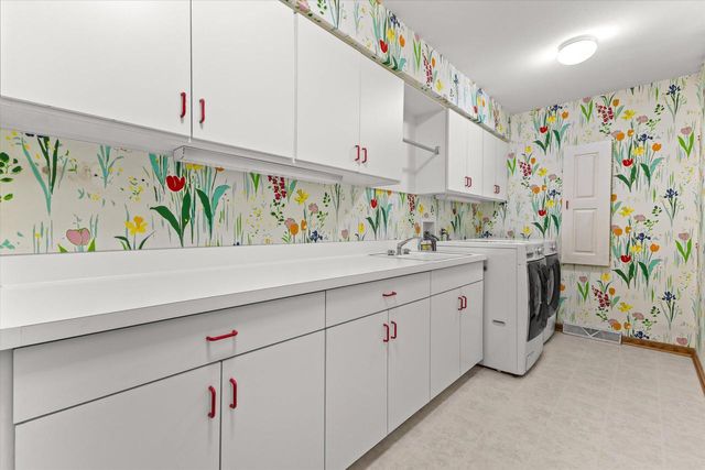 301 W Ravine Baye ROAD, Bayside, WI 53217