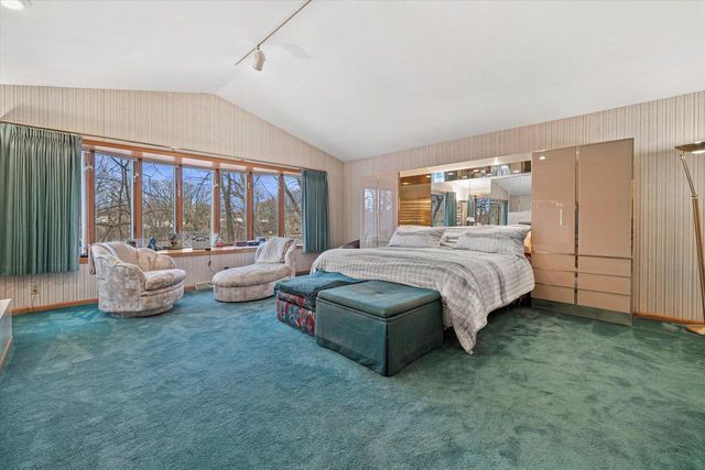 301 W Ravine Baye ROAD, Bayside, WI 53217