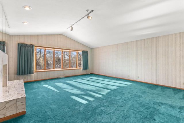 301 W Ravine Baye ROAD, Bayside, WI 53217