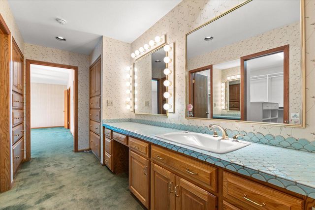 301 W Ravine Baye ROAD, Bayside, WI 53217