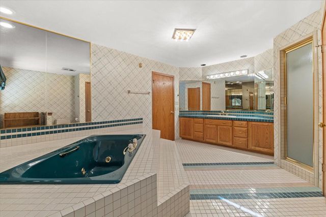 301 W Ravine Baye ROAD, Bayside, WI 53217