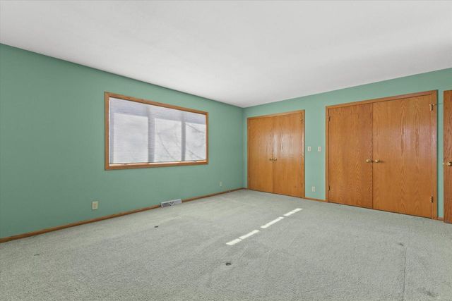 301 W Ravine Baye ROAD, Bayside, WI 53217