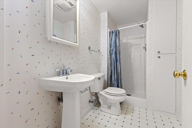 301 W Ravine Baye ROAD, Bayside, WI 53217