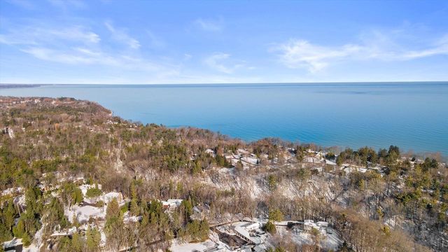 301 W Ravine Baye ROAD, Bayside, WI 53217