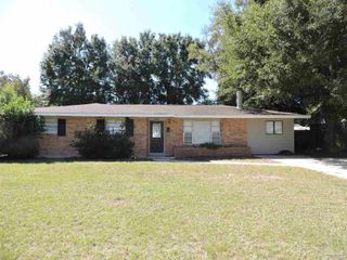 3865 Tom Lane Dr, Pensacola, FL 32504