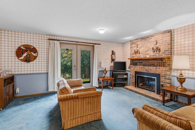 2420 Mendelssohn Lane N 5, Golden Valley, MN 55427