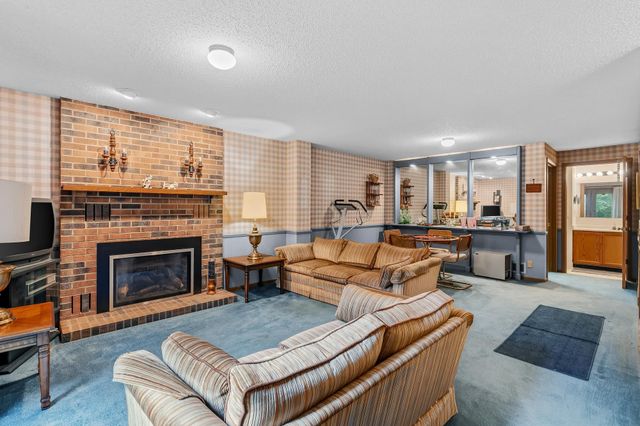 2420 Mendelssohn Lane N 5, Golden Valley, MN 55427