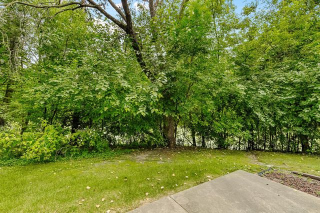 2420 Mendelssohn Lane N 5, Golden Valley, MN 55427