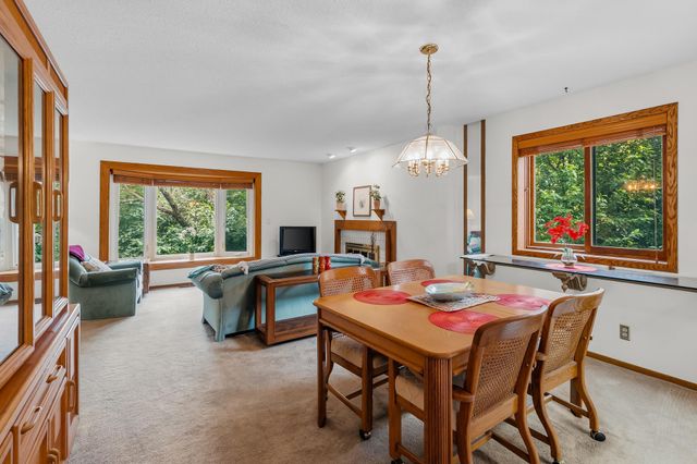 2420 Mendelssohn Lane N 5, Golden Valley, MN 55427