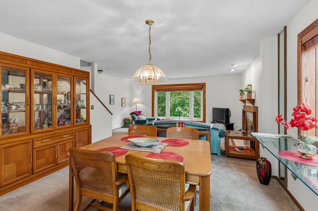 2420 Mendelssohn Lane N 5, Golden Valley, MN 55427