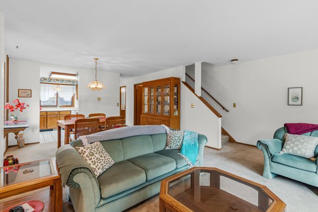 2420 Mendelssohn Lane N 5, Golden Valley, MN 55427