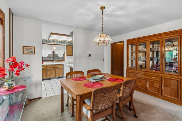 2420 Mendelssohn Lane N 5, Golden Valley, MN 55427