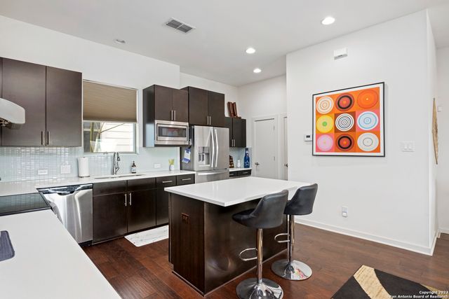 223 W LAUREL, San Antonio, TX 78212