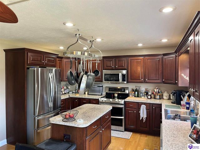 617 Memory Lane, Elizabethtown, KY 42701