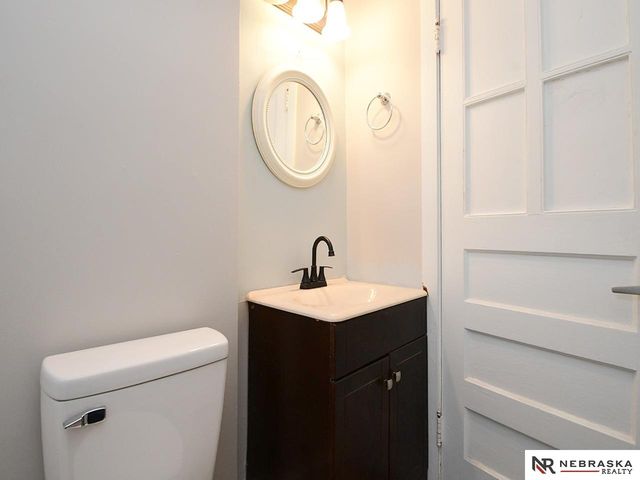 350 S 38 Street, Lincoln, NE 68510