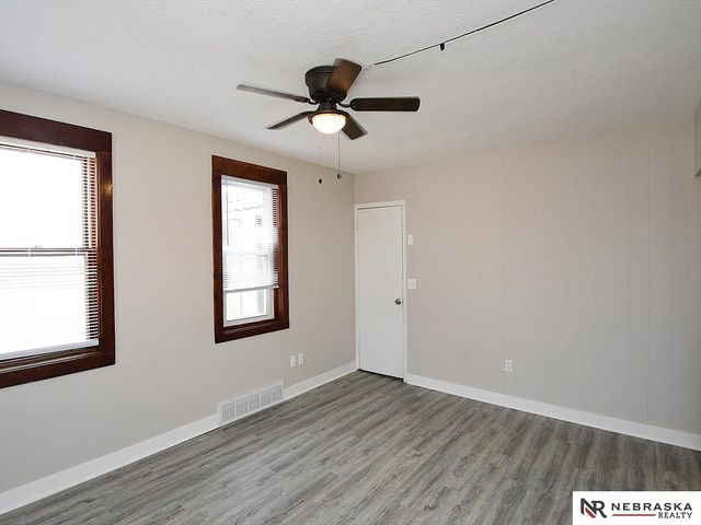 350 S 38 Street, Lincoln, NE 68510