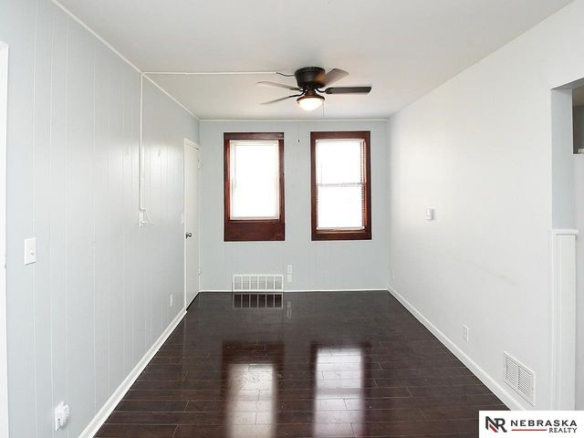 350 S 38 Street, Lincoln, NE 68510