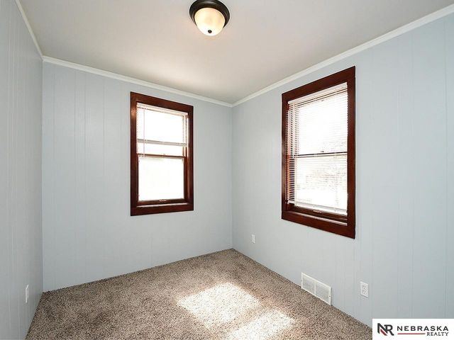 350 S 38 Street, Lincoln, NE 68510