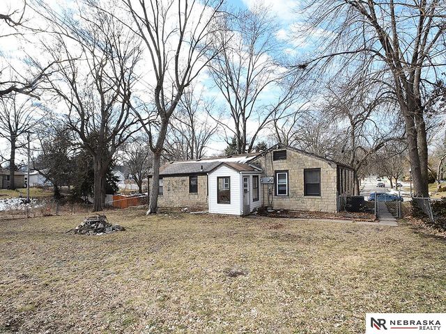 350 S 38 Street, Lincoln, NE 68510