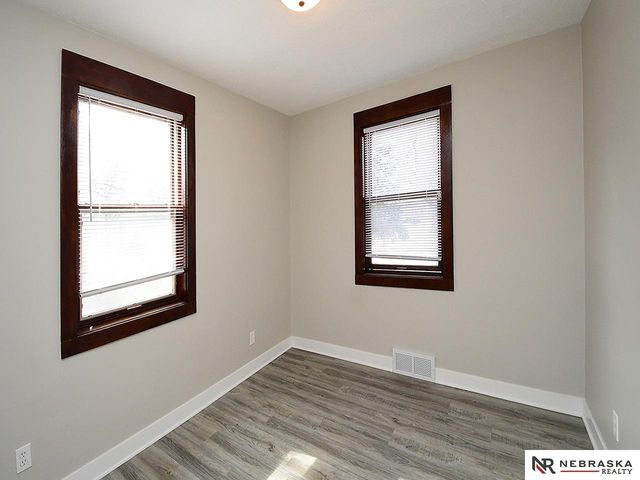 350 S 38 Street, Lincoln, NE 68510