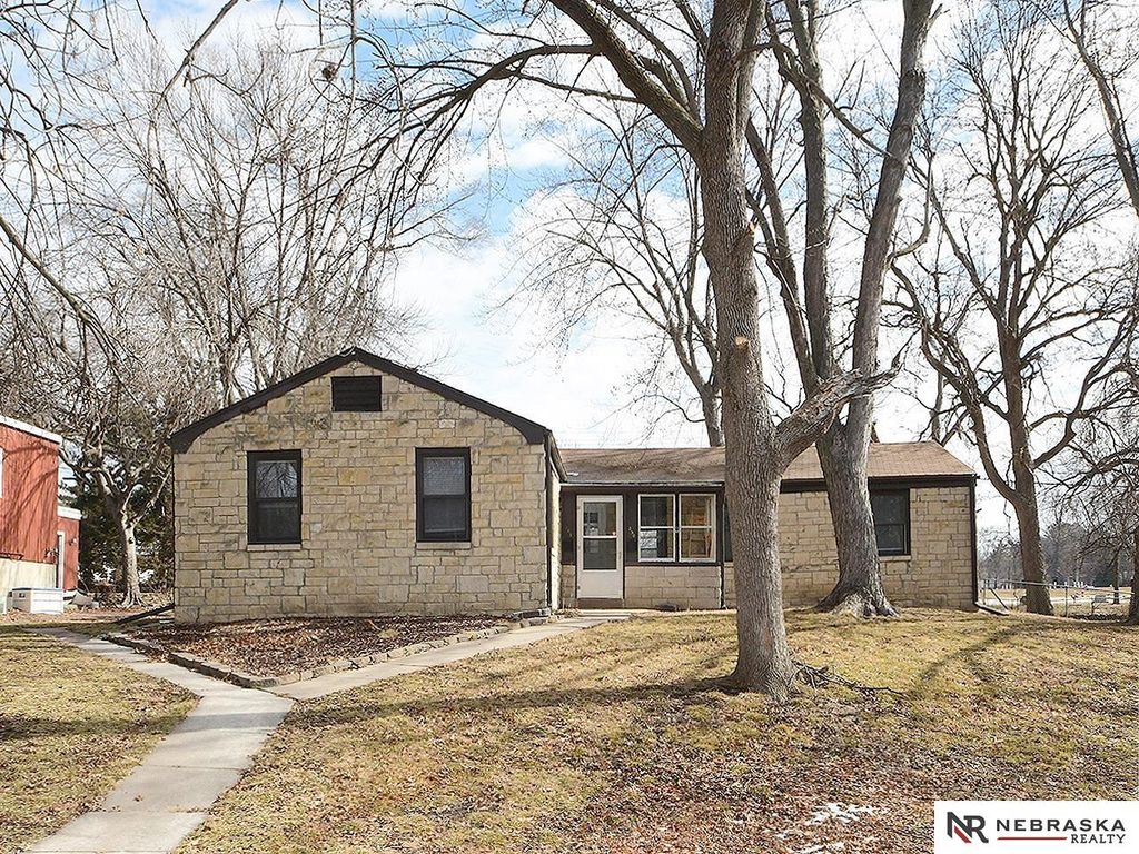 350 S 38 Street, Lincoln, NE 68510