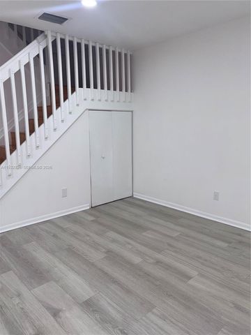 752 NW 208th Ter, Pembroke Pines, FL 33029