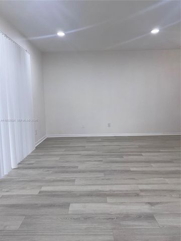 752 NW 208th Ter, Pembroke Pines, FL 33029