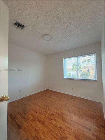 752 NW 208th Ter, Pembroke Pines, FL 33029