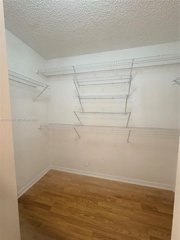 752 NW 208th Ter, Pembroke Pines, FL 33029