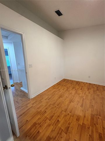 752 NW 208th Ter, Pembroke Pines, FL 33029