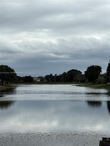 752 NW 208th Ter, Pembroke Pines, FL 33029