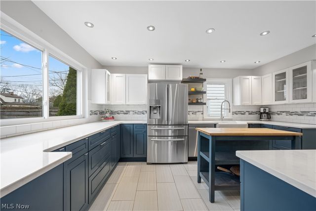 19017 Colahan Drive, Rocky River, OH 44116