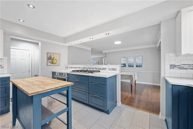 19017 Colahan Drive, Rocky River, OH 44116